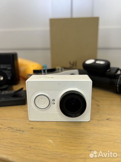Экшн камера xiaomi yi