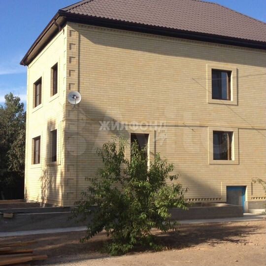 Дом 214 м² на участке 17 сот.