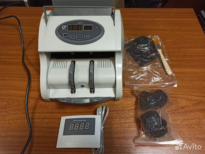 Счётчик банкнот PRO-40NEO