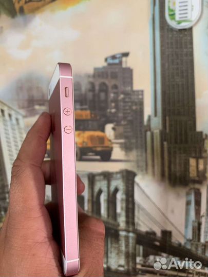 Телефон iPhone se