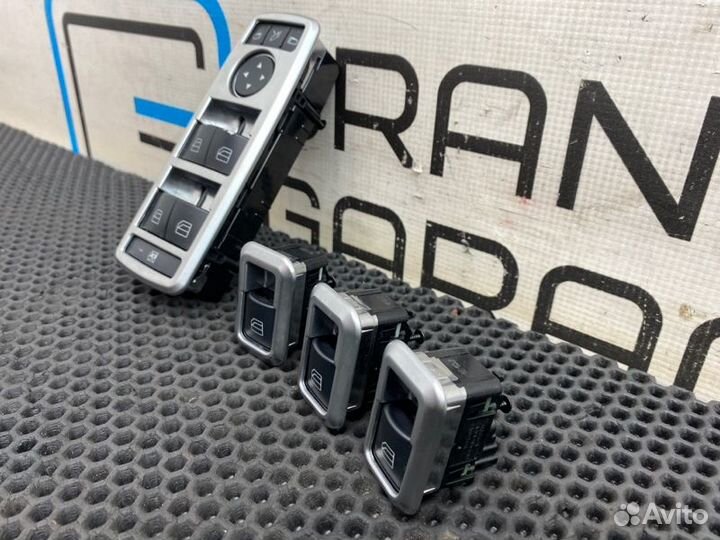 Блок стеклоподъемников Mercedes-Benz C-Class W204