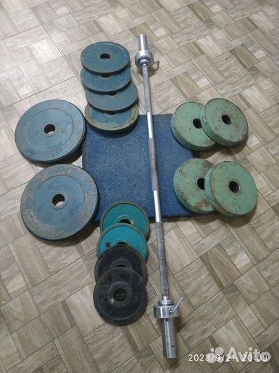 Штанги (115 кг и 97 кг) и стойки-брусья