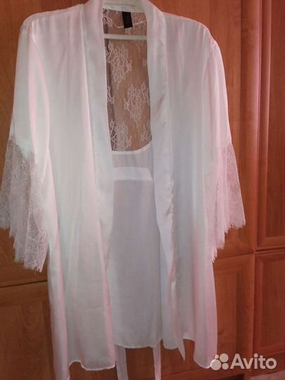 Халат белый шелковый