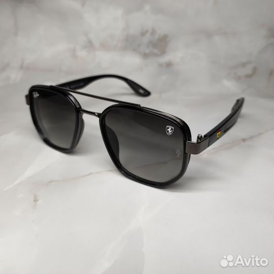 Солнцезащитные очки Ray Ban & Ferrari