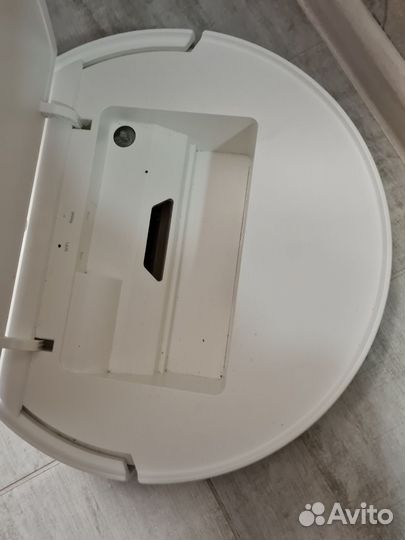 Робот-пылесос Xiaomi Mi Robot Vacuum-Mop Essential