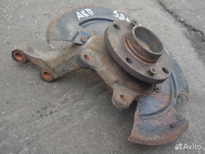 Поворотный кулак передний левый Рено Сандеро 1