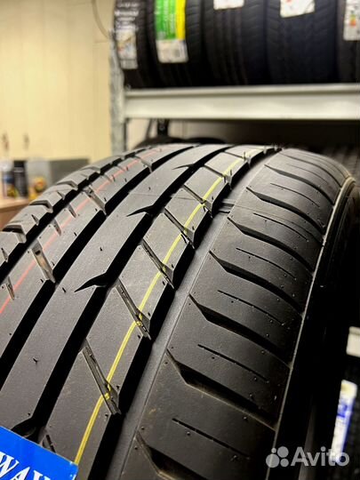 Bearway BW118 245/40 R19 и 275/35 R19 125T