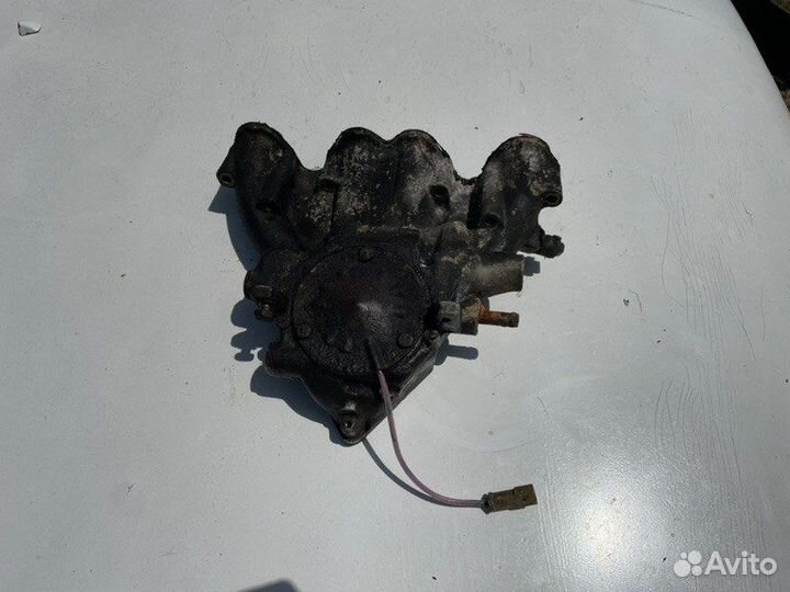 Коллектор впускной Audi 80 B3 RP 1.8 1988