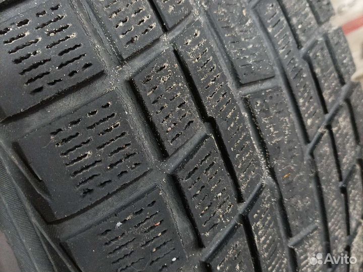 Yokohama Ice Guard IG30 215/55 R16