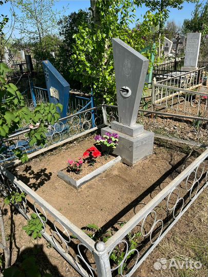 Уборка и покраска могил. Елшанское кладбище