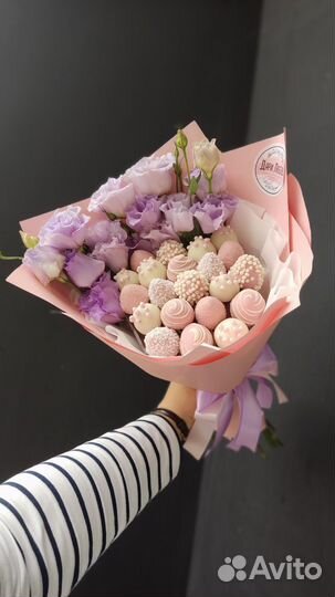 Съедобные букеты из клубники