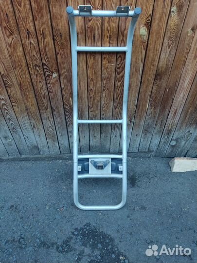 Лестница на заднюю дверь