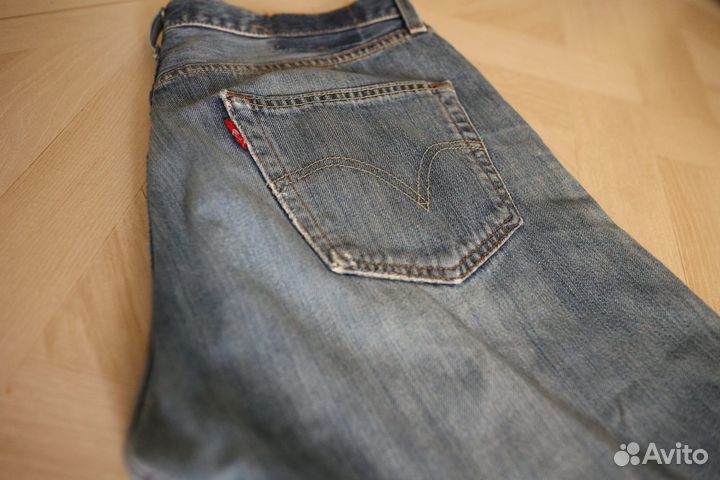 Levis