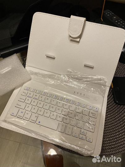 Клавиатура -чехол Bluetooth для iPhonе
