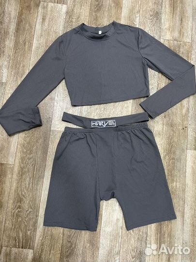 Спортивный костюм женский