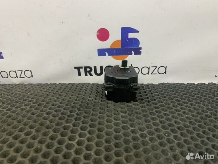 20443812 Моторчик заслонки отопителя