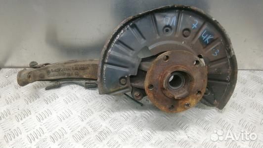 Ступица передняя левая audi Q7 (7UK03K901)