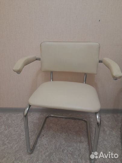Стулья для дома и офиса с подлокотниками