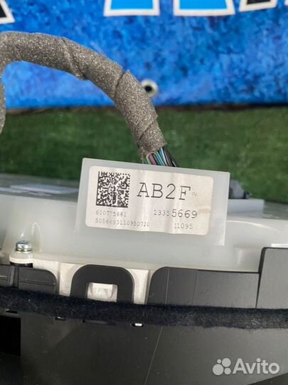 Панель приборов Opel Astra J A14XER 2011