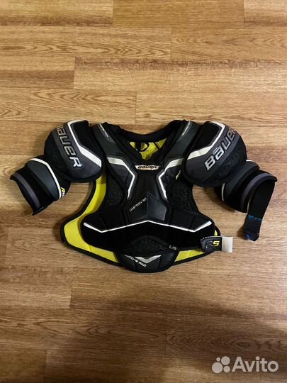 Нагрудник хоккейный bauer