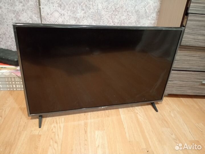 Телевизор со SMART tv 43 дюймов