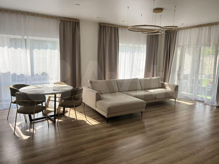 Дом 145 м² на участке 6 сот.