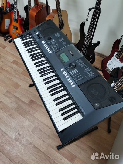 Синтезатор Yamaha psr e423
