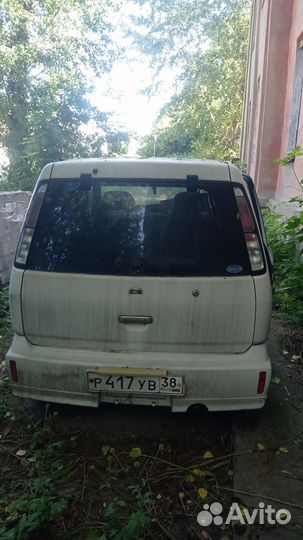 Ниссан куб 2000г.в. на запчасти