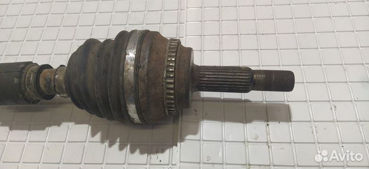 Полуось передняя левая Toyota RAV4