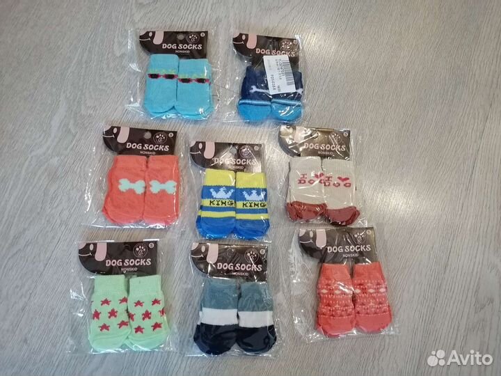 Новая одежда и обувь для собак