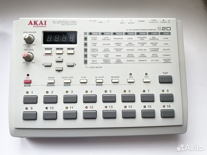 Akai s20