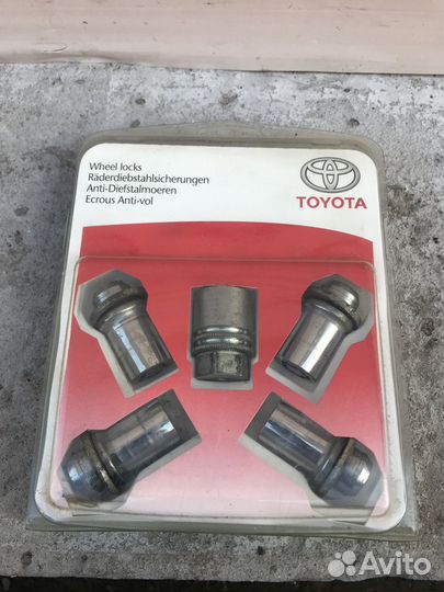 Секретки (комплект) Toyota Hilux