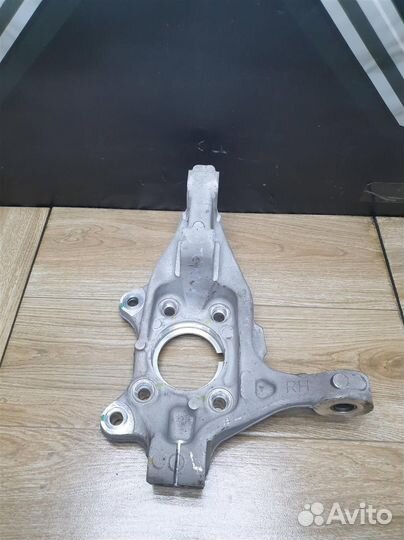 Кулак передний правый Hyundai Tucson 4