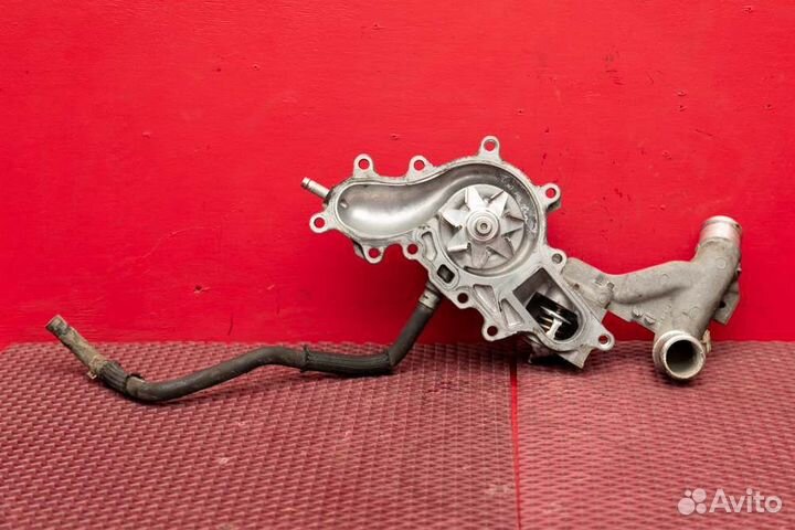 Помпа Toyota Land Cruiser 200 1VD 2012