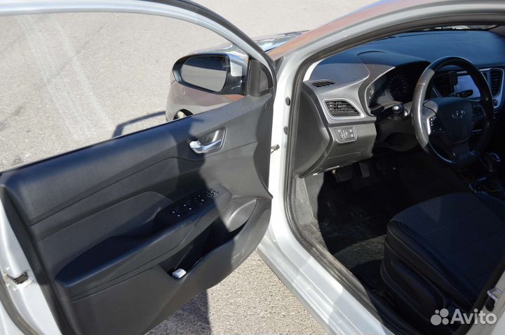 Hyundai Solaris 1.6 AT, 2018, 100 000 км