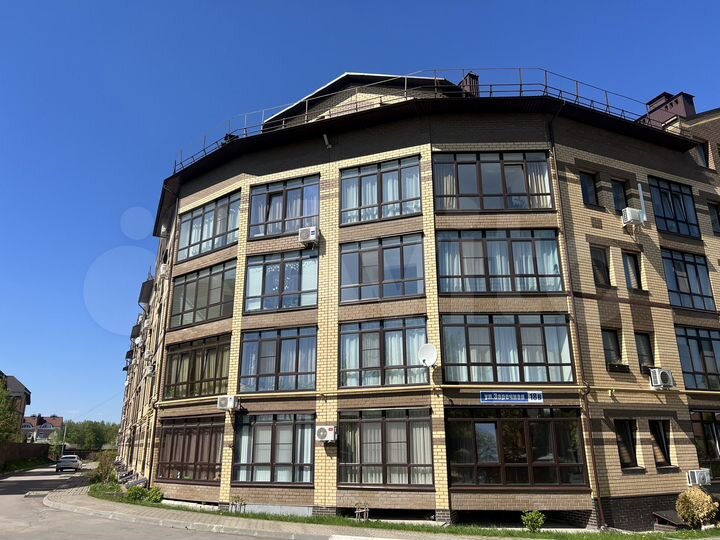 2-к. квартира, 82 м², 5/5 эт.