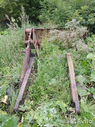 Кун сарэкс с ковшом