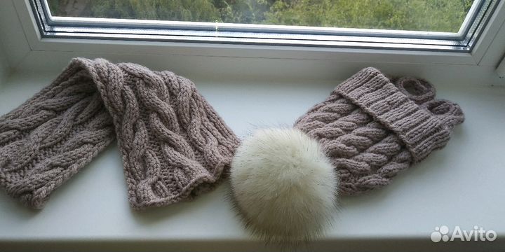 Вязаная шапка с помпоном, шарф