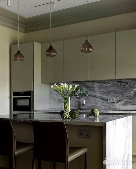 Угловой кухонный гарнитур современный с островом