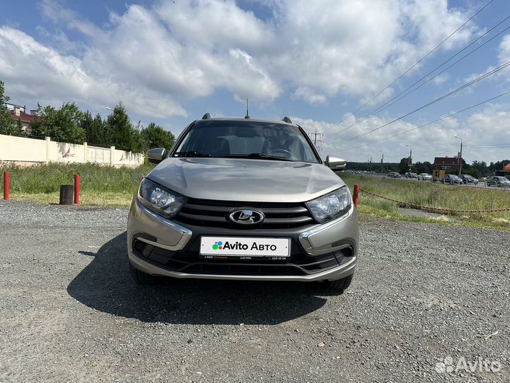 LADA Granta 1.6 МТ, 2022, 31 000 км