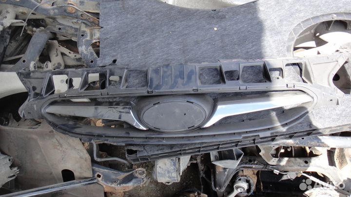 Решетка радиатора Хенде Солярис