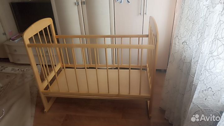 Детская кроватка