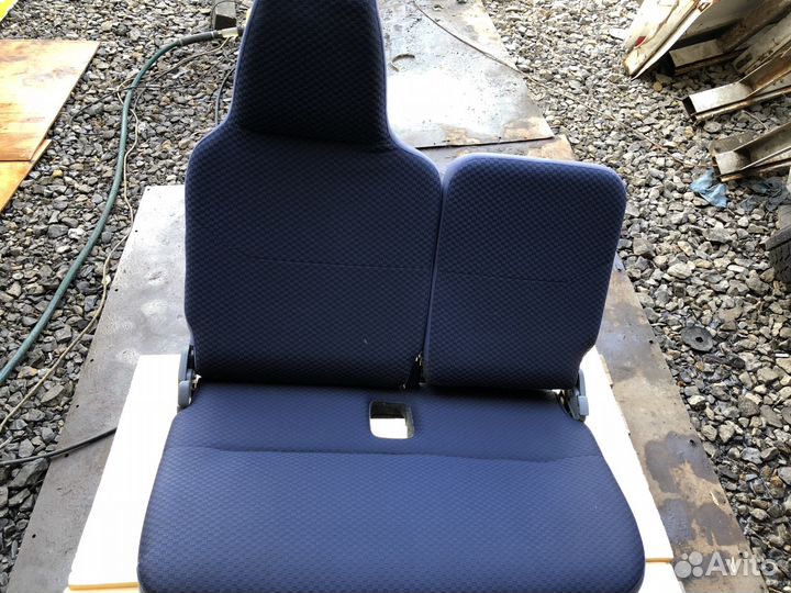 Пневмо сиденье фусо кантер. Fuso canter со спальником. Чехол для сидения митсубиси фусо. Чехлы mitsubishi fuso canter. Чехол для сидения митсубиси фусо.