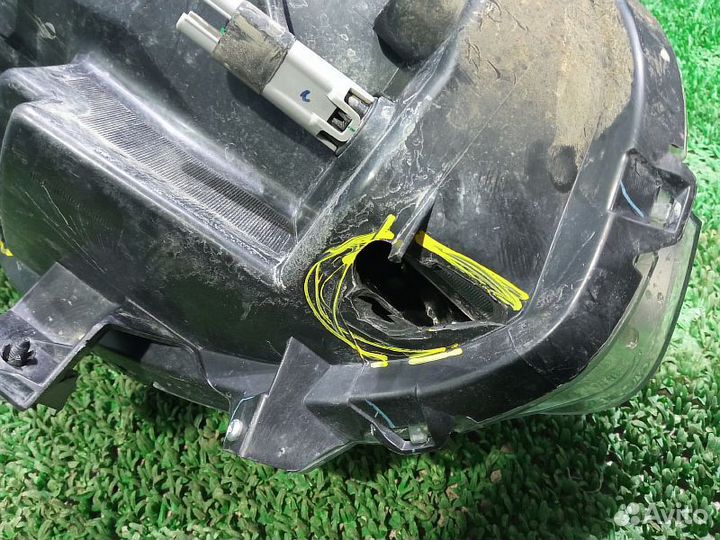 Фара передняя правая Mitsubishi L200