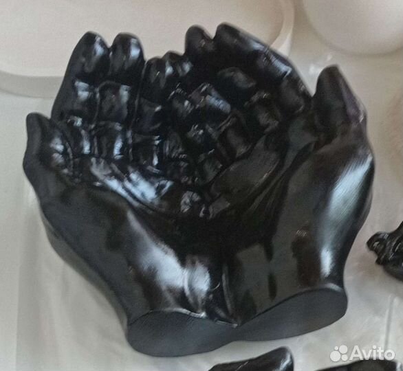 Руки из гипса