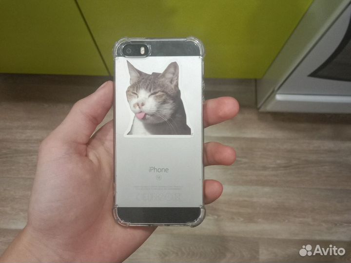 iPhone SE, 32 ГБ