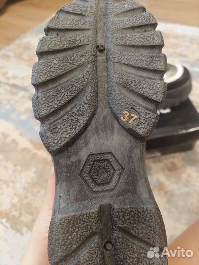 Кроссовки женские