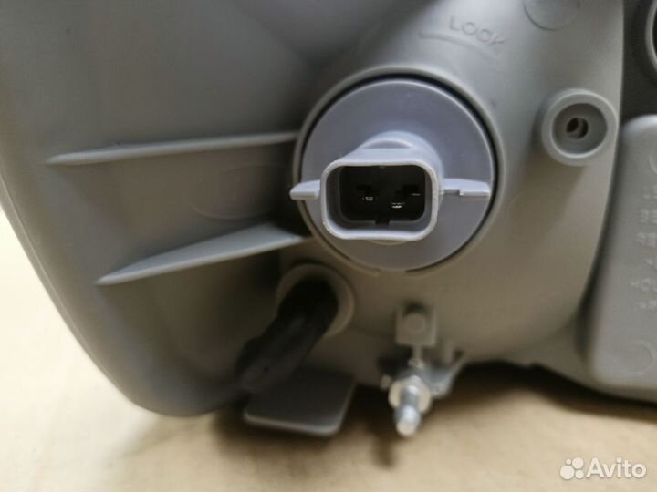 Фара передняя левая (с корр) T-250