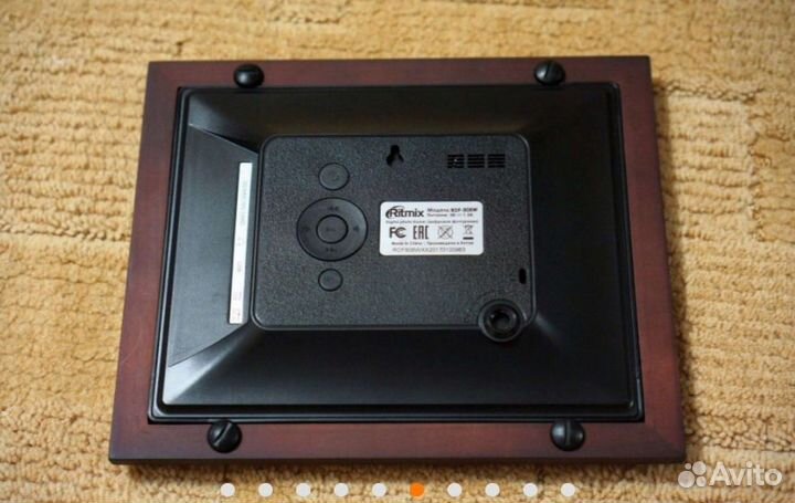 Цифровая фоторамка Ritmix RDF-808W