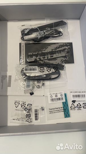 Материнская asus ROG strix X670E-A gaming wifi